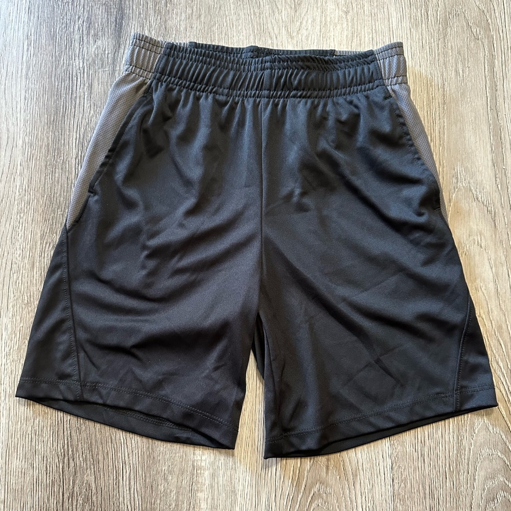 5 for $10 All In Motion Boys Active Shorts Size Small (6/7)